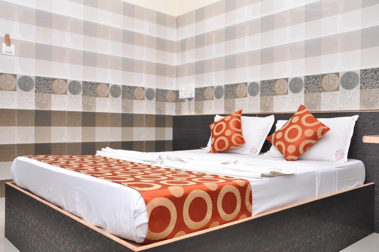 Addhuri Comforts Inn Mysore Exterior photo