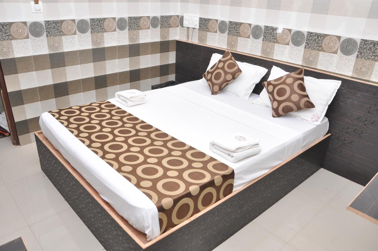 Addhuri Comforts Inn Mysore Exterior photo
